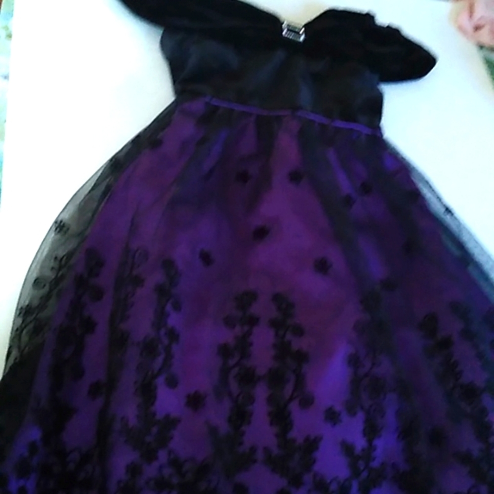 3/$15 Vintage formal girl's purple embroidered lace  dress